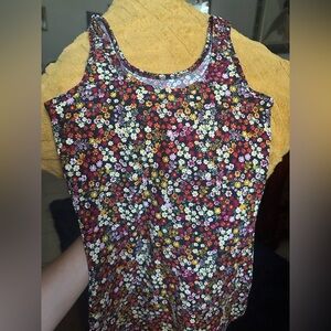 SOLD SOLD
🌺 BUNDLE OF 4 ITEMS FOR $20 🍒
No Boundaries Multicolor Floral Tank Top